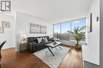 Building Photo - 107 Bagot St