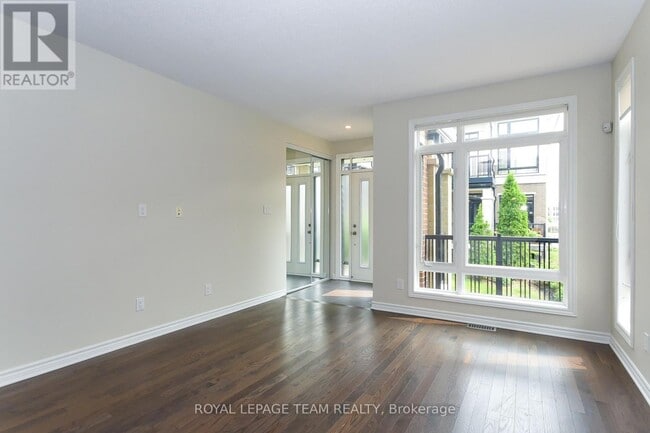 Building Photo - 200 Pembina Private