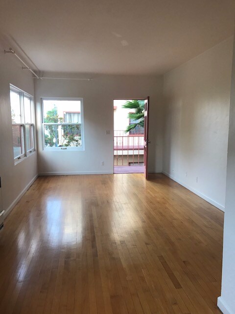 Primary Photo - 712 W Cedar St