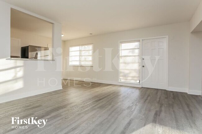 Foto del edificio - 1571 NE 44th St