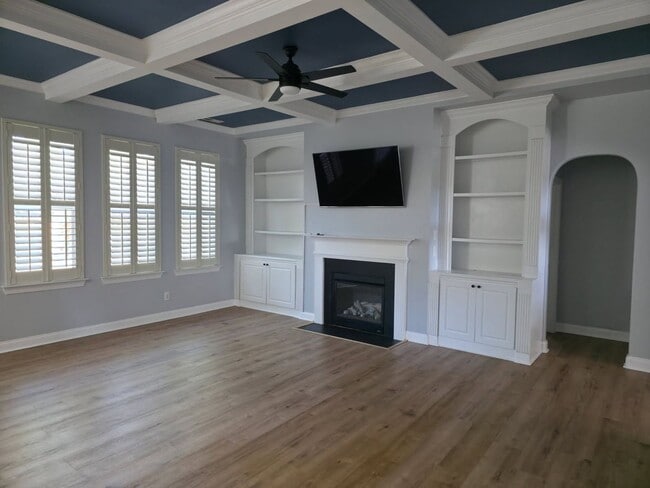 Building Photo - 341 Belvedere Dr