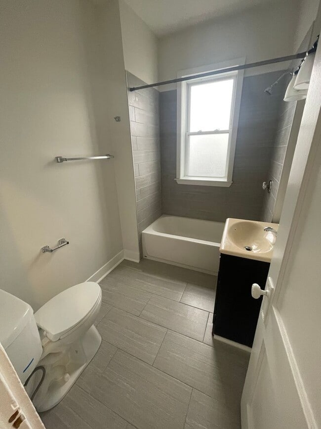 Photo - Fresh Studio ready for move in Jan1 House