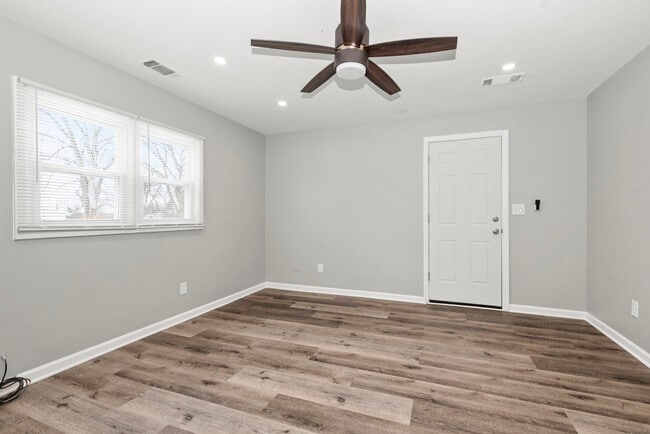 Building Photo - 8344 W Lincoln Hwy