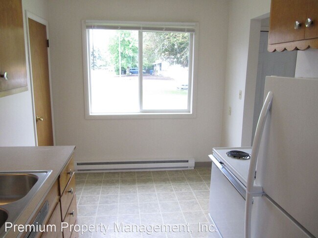 Building Photo - 4525-4555 Rivercrest Dr N