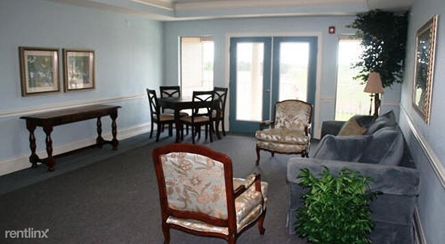 Building Photo - 1 br, 1 bath  - 1423 W Parkwood Ave # 6395