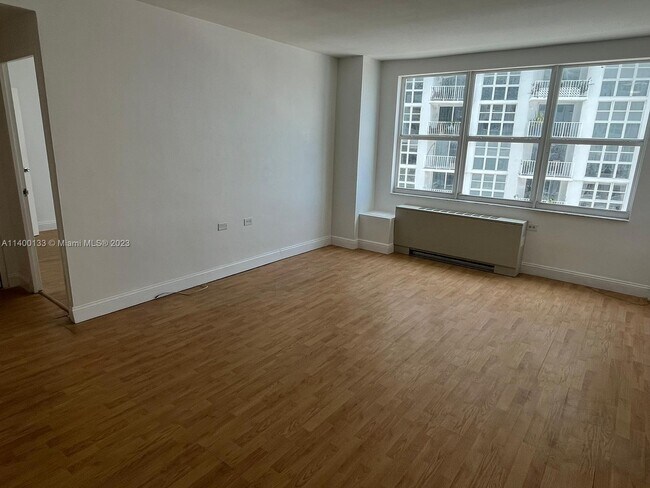 Foto del edificio - 1250 West Ave