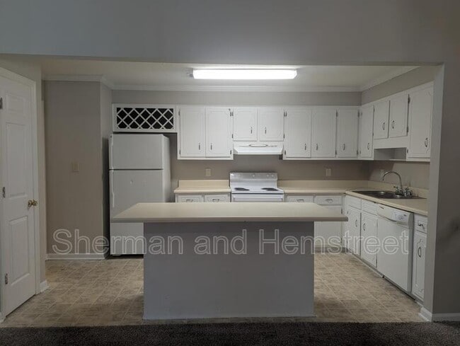 Building Photo - 2139 Holt St