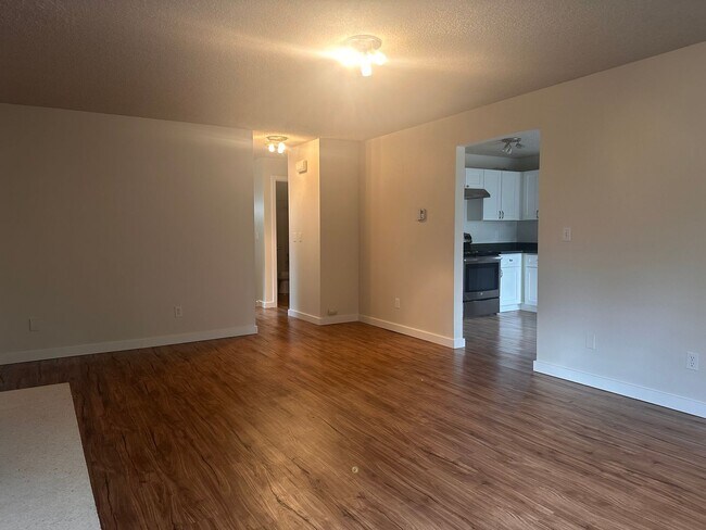 Photo - Spacious 2BD in Beautiful Magnolia Neighbo... Apartment