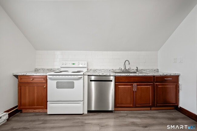 Building Photo - 225 Winthrop St