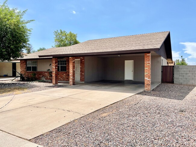 Foto del edificio - Gilbert & Southern 3 Bed/2 Bath Home In Mesa!