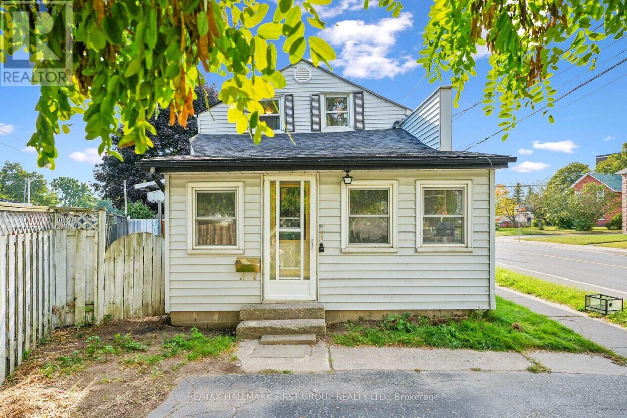 267 University Ave W, Cobourg, ON K9A 2H8 House for Rent in Cobourg
