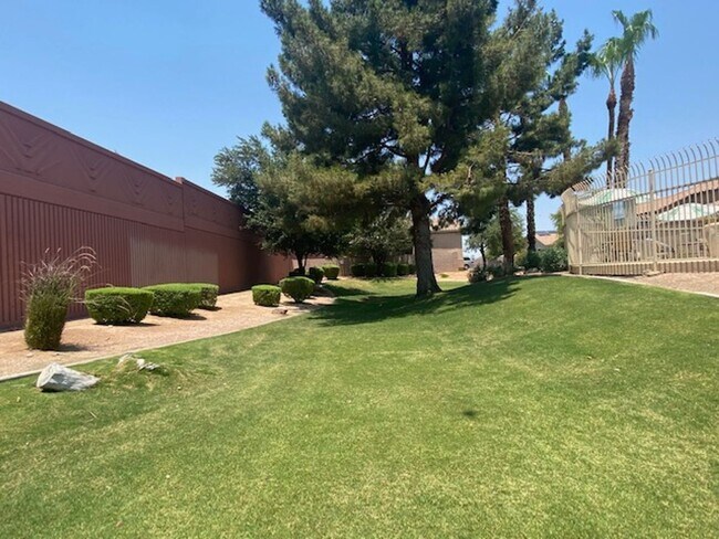Foto del edificio - FOR LEASE – 3 BEDROOM, 2.5 BATH TWO STORY HOME WITH COMMUNITY POOL