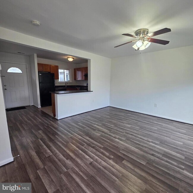 Foto del edificio - 3096 Heathcote Rd