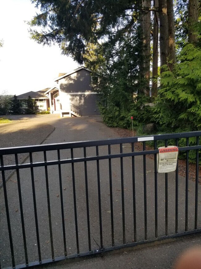 Foto del edificio - Beautiful Tracyton Studio