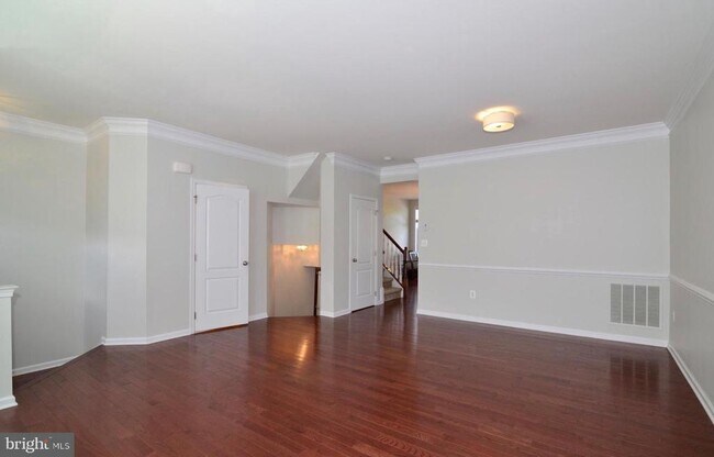 Building Photo - 43275 Mitcham Square