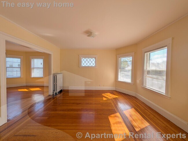 Building Photo - 58 Monument St