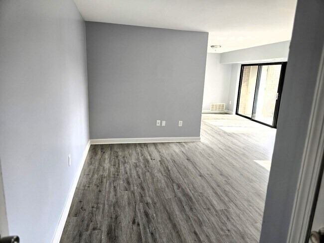 Foto del edificio - 6310 Hil Mar Dr