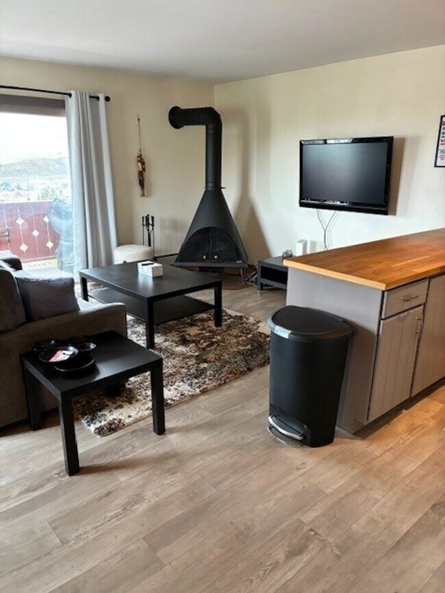 Building Photo - Long Term Rental- Original Dillon Valley E301