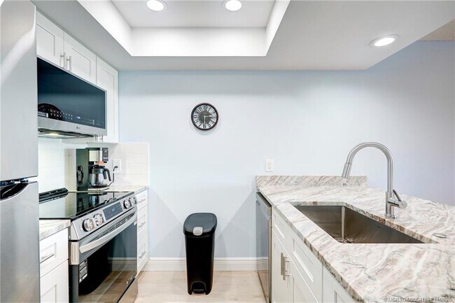 Foto del edificio - 40 NE Plantation Rd