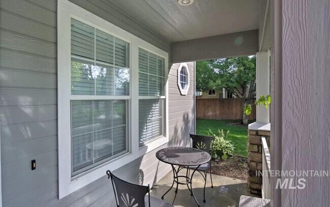 Building Photo - 10230 W Vega Dr