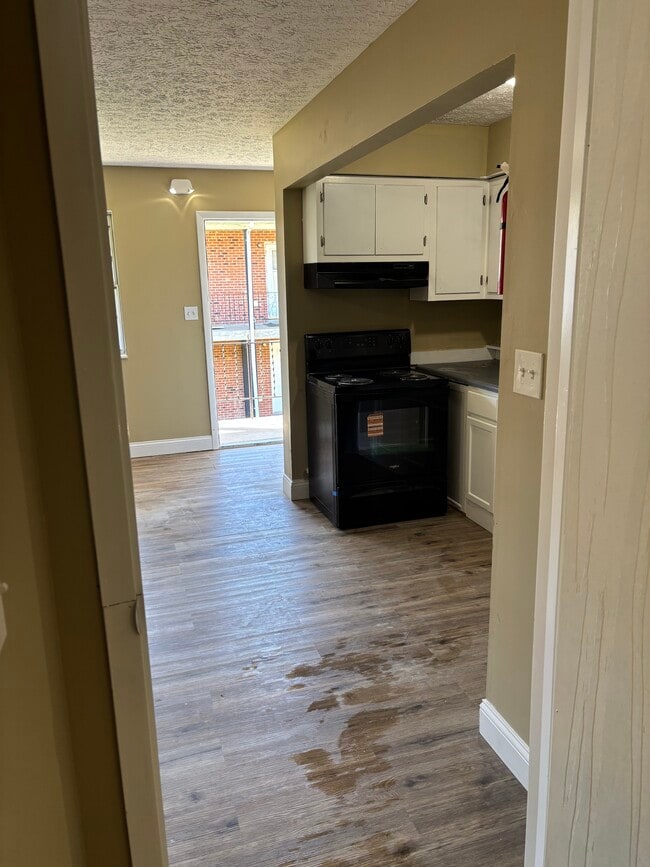 Foto del edificio - 204 N Warren St