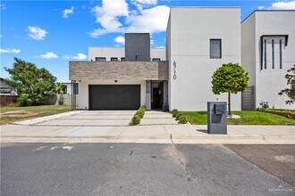 Building Photo - 25 N 11th St