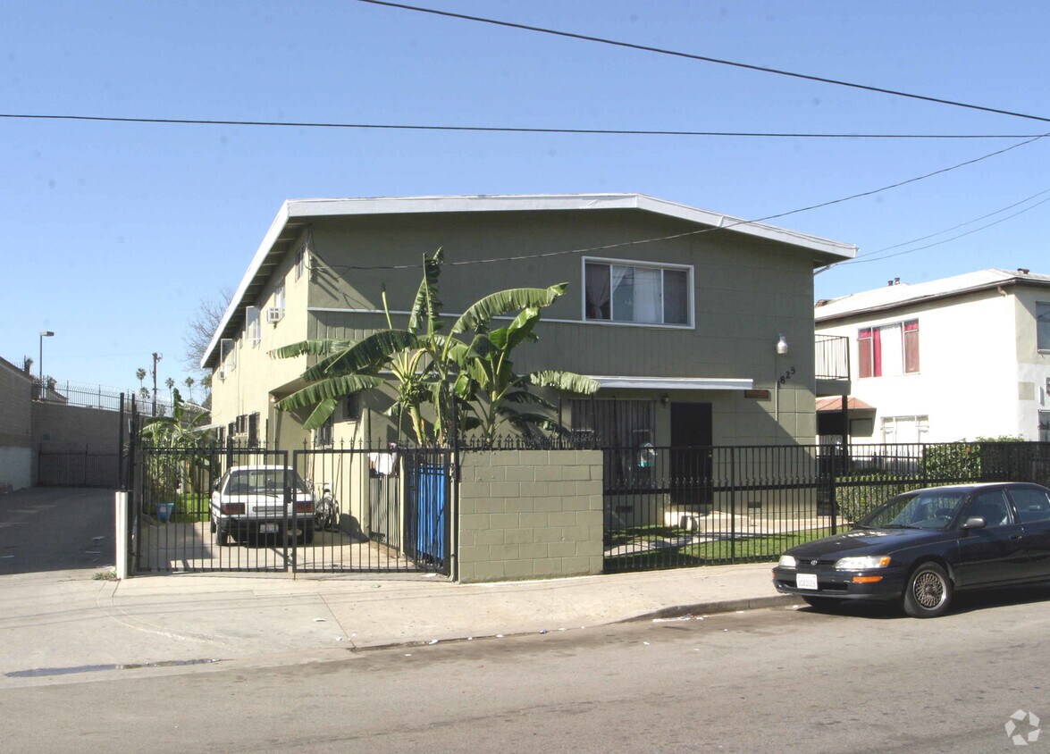 Primary Photo - 10 Units Property