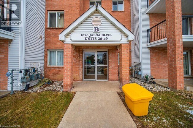 Building Photo - 1096 Jalna Blvd