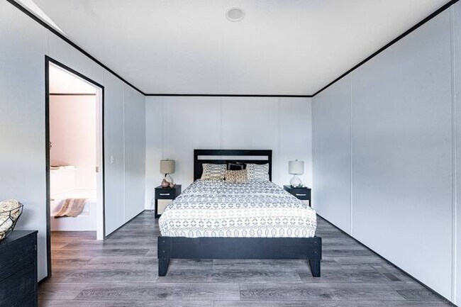 Foto del edificio - 730 Three Bridges Estates Cir