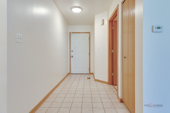 Building Photo - 2611 Cedar Glade Dr