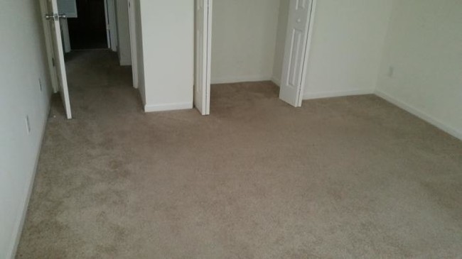 Building Photo - 3 bedroom in Louisville KY 40210