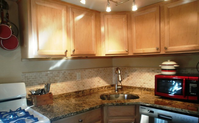 Kitchen - 147 E Chestnut St