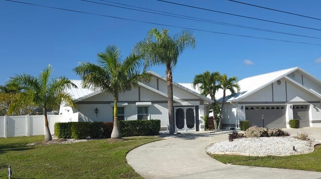 Foto del edificio - 3520 SE 10th Pl