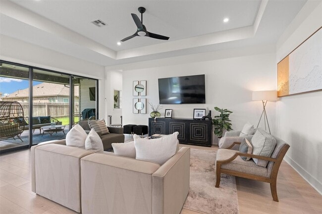 Building Photo - 3800 Sandhill Crane Dr