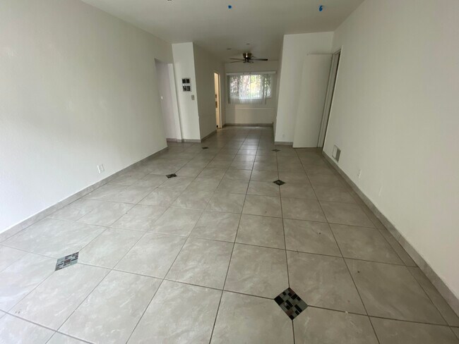 Building Photo - 1803 N Gramercy Pl