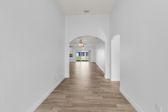 Foto del edificio - 531 Topeka Rd SW