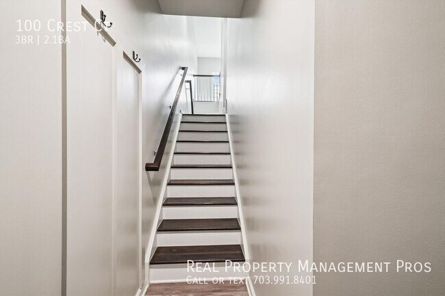 Foto del edificio - 100 Crest Ct