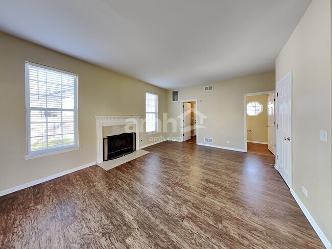 Foto del edificio - 161 Brookwood Ln W