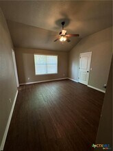 Building Photo - 601 Sladecek Dr