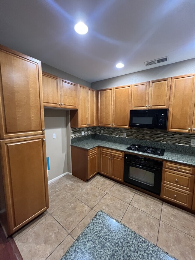 Foto del edificio - 30505 Canyon Hills Rd