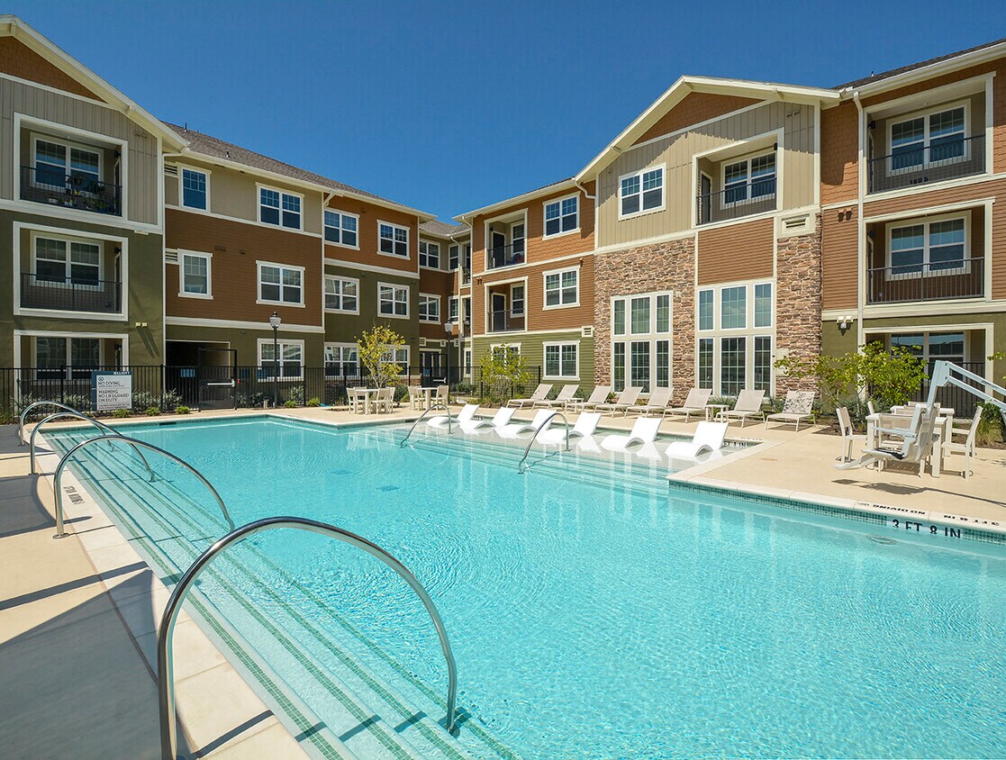 Foto principal - The Elliott Senior Apartments