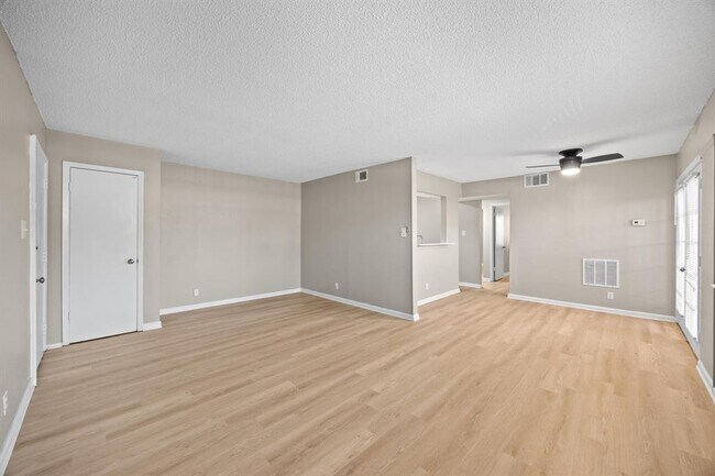 Foto del edificio - 8903 Parkfield Dr