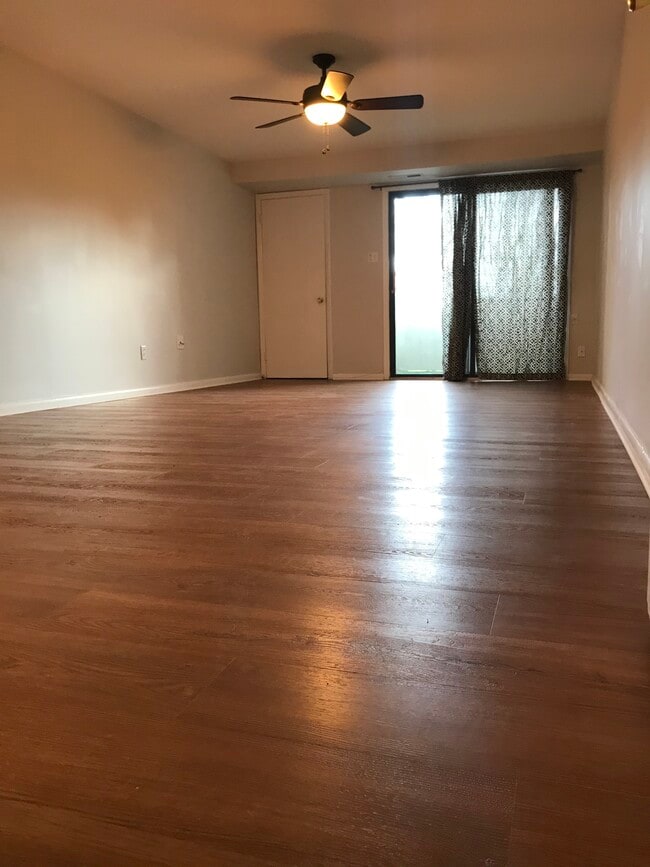 Additional view of living room - 473 Summit House