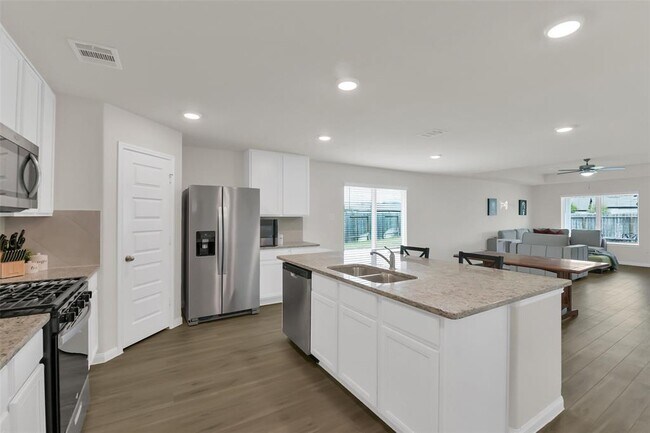 Foto del edificio - 16659 Olivewood Ln