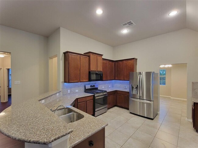 Building Photo - 537 Peregrine Way