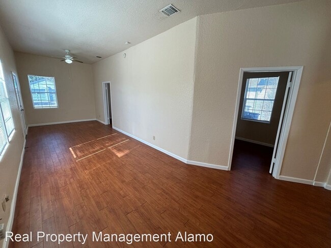 Building Photo - 2 br, 1 bath House - 155 Alexander Hamilto...
