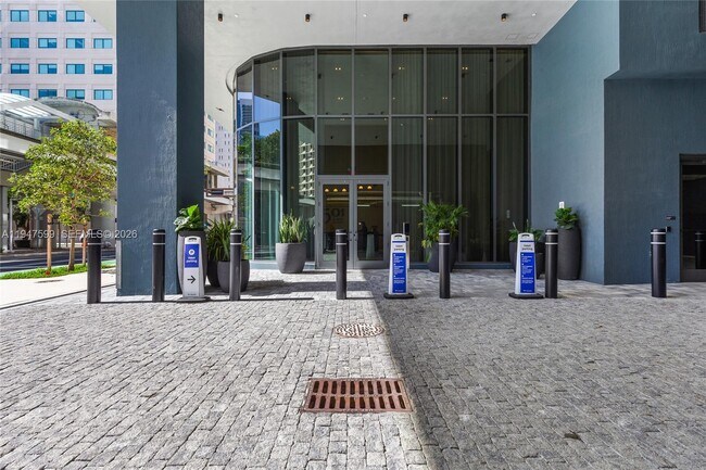 Foto del edificio - 121 NE 5th St