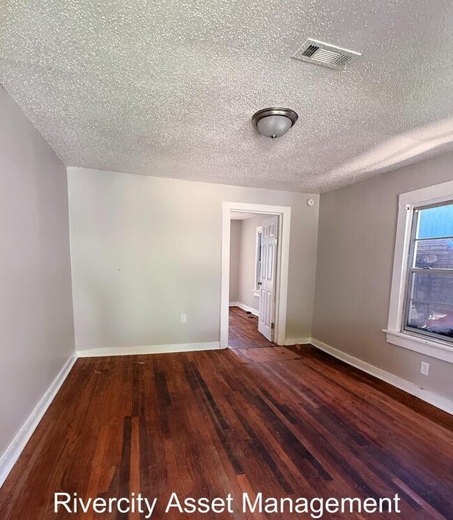 Building Photo - 2133 Eldridge Ave
