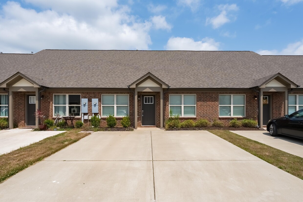 Primary Photo - 6241 Townley Way