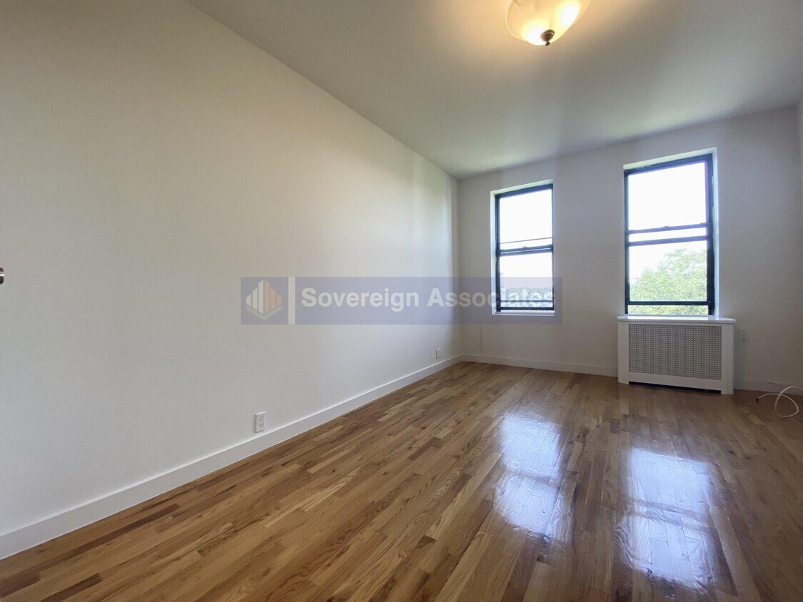 Foto principal - 282 Cabrini Blvd